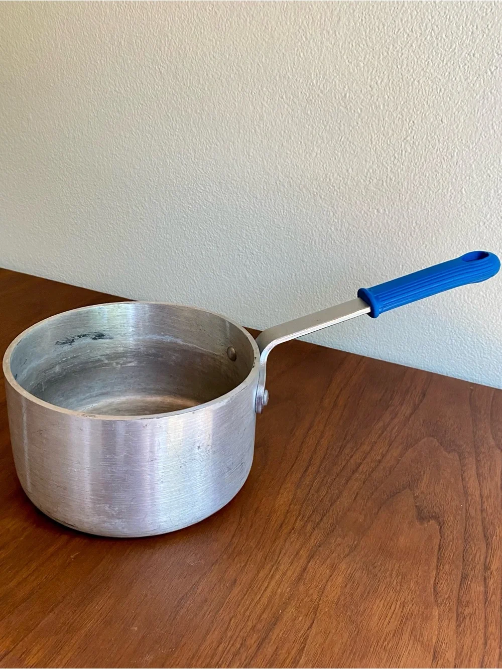Vintage Wear-Ever 2 1/2 qt. Saucepan 4107